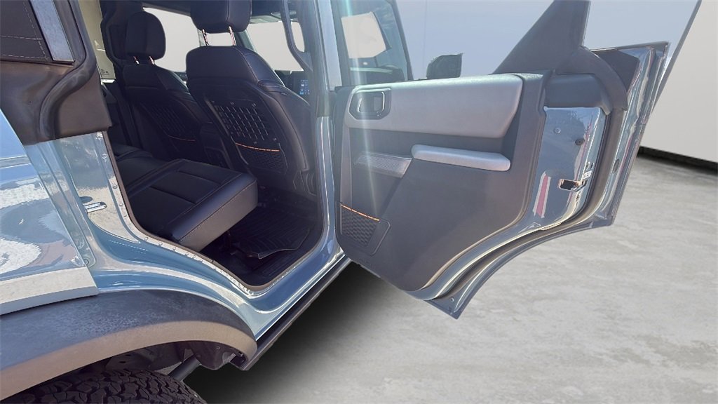 2022 Ford Bronco Base photo 38