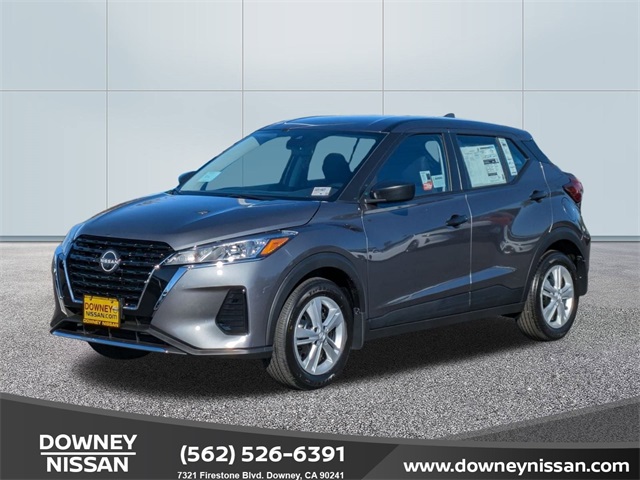 2025 Nissan KICKS PLAY Base's photo