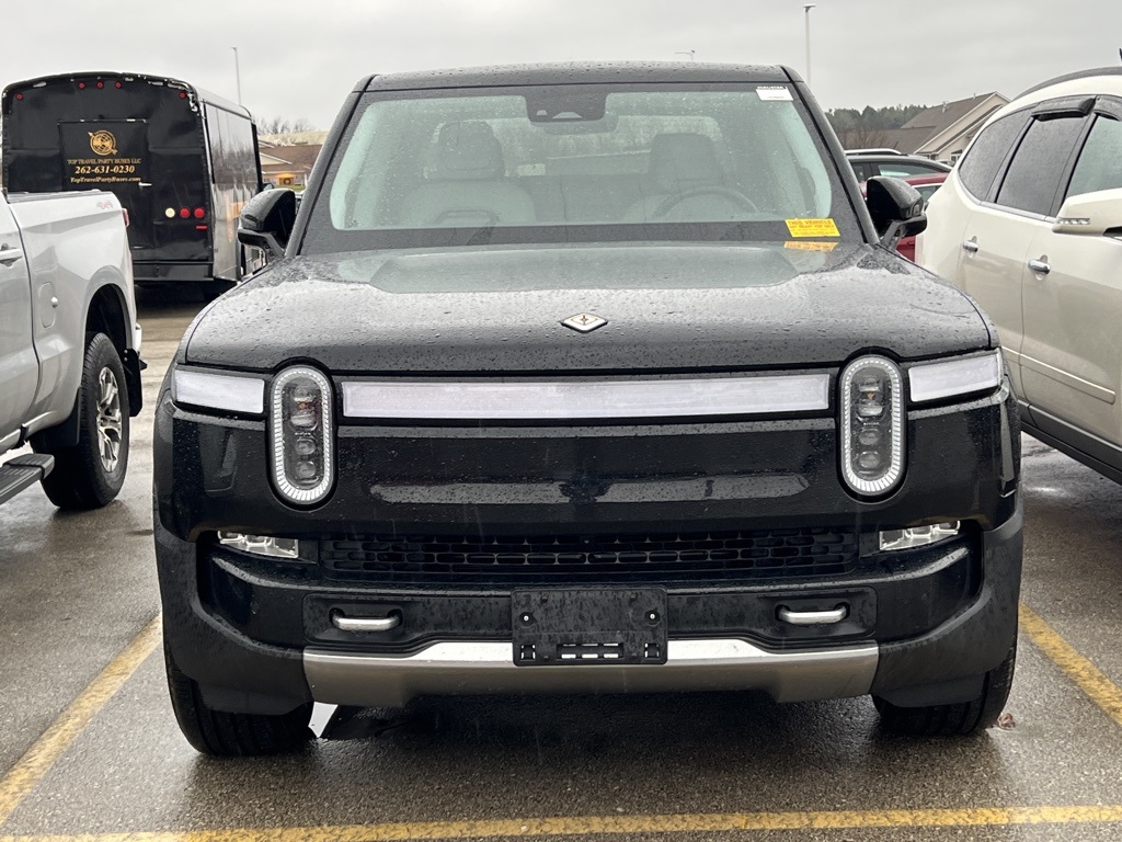 Used 2022 Rivian R1T Adventure with VIN 7FCTGAAA1NN016119 for sale in Mount Pleasant, WI