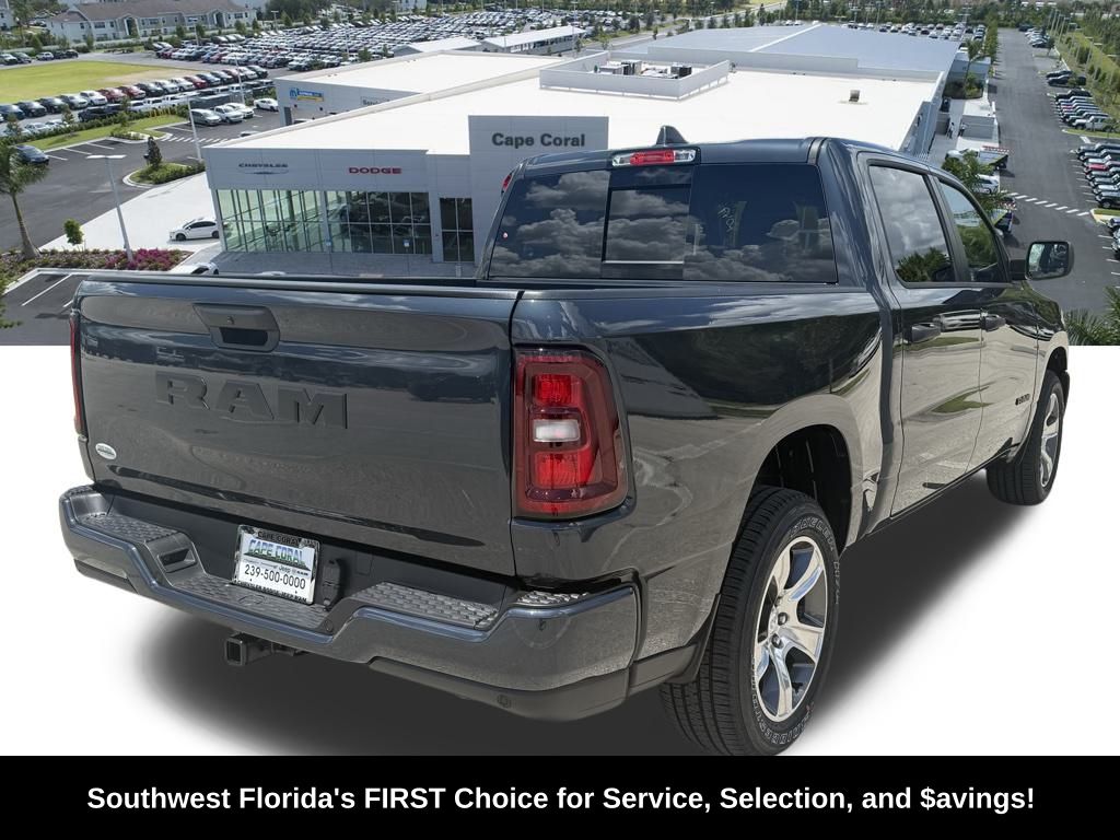 2025 Ram 1500 Tradesman photo 3