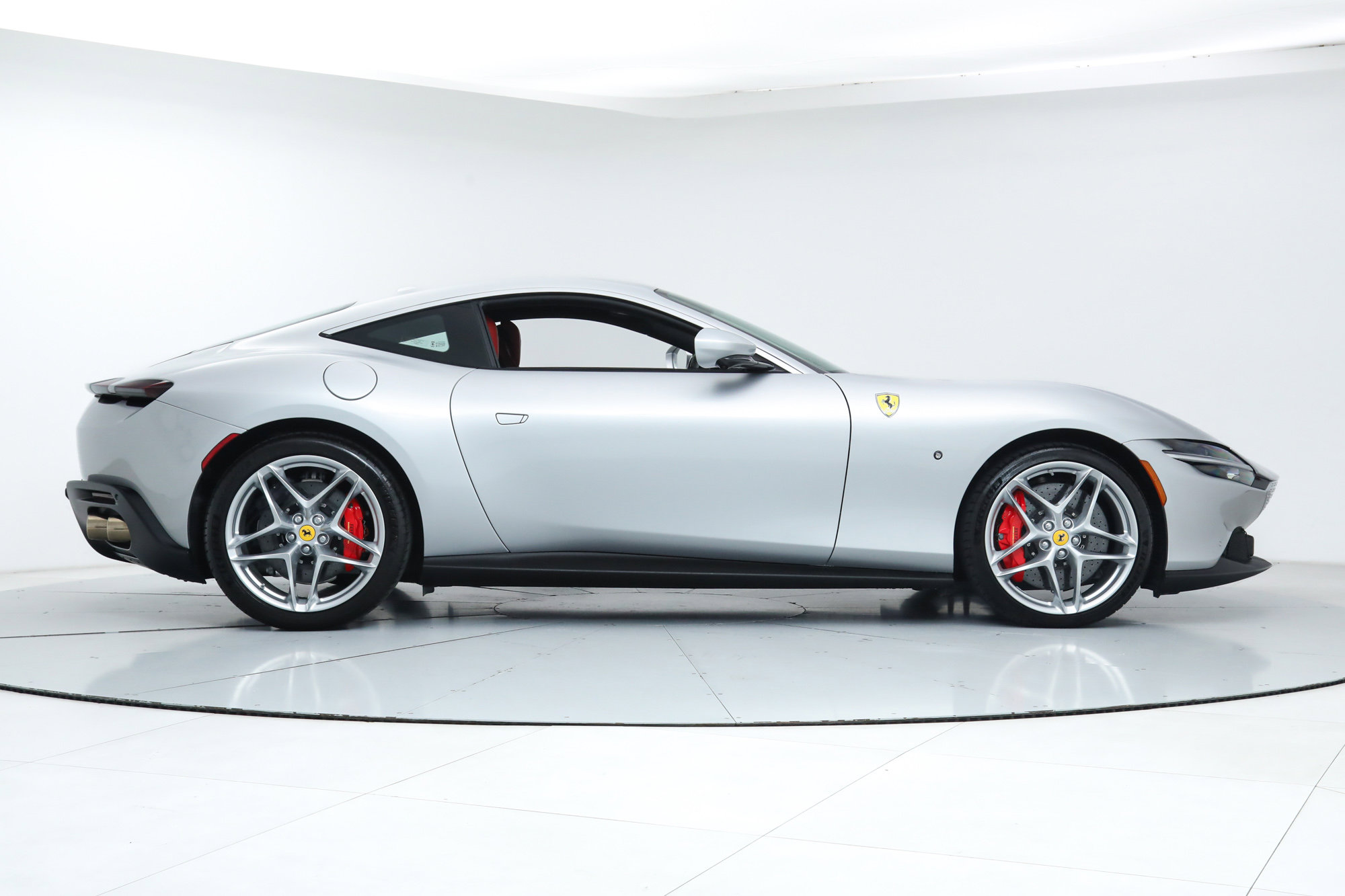 2021 Ferrari Roma photo 9