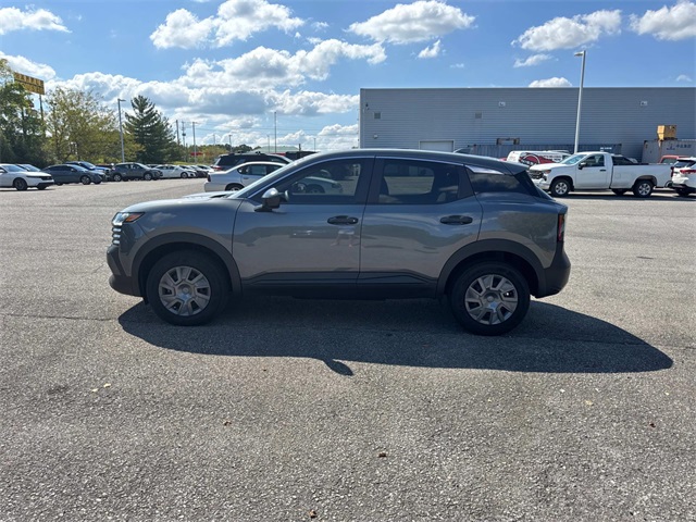 2025 Nissan Kicks S photo 2