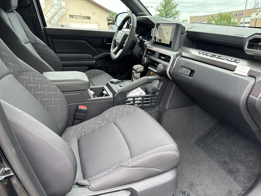2025 Toyota Tacoma SR5 4x4 Double Cab photo 23