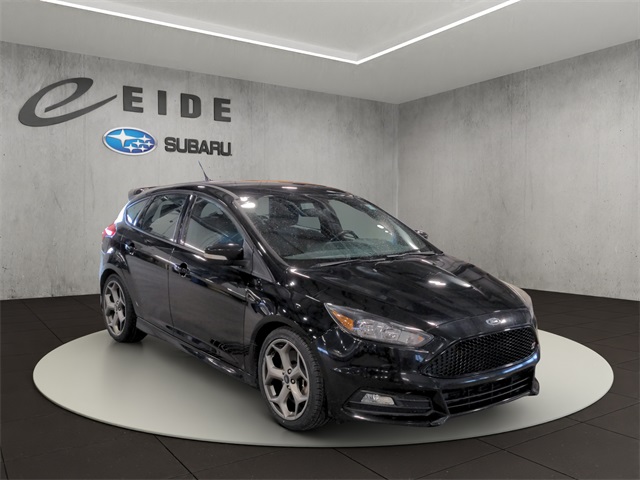 2018 Ford Focus ST's photo
