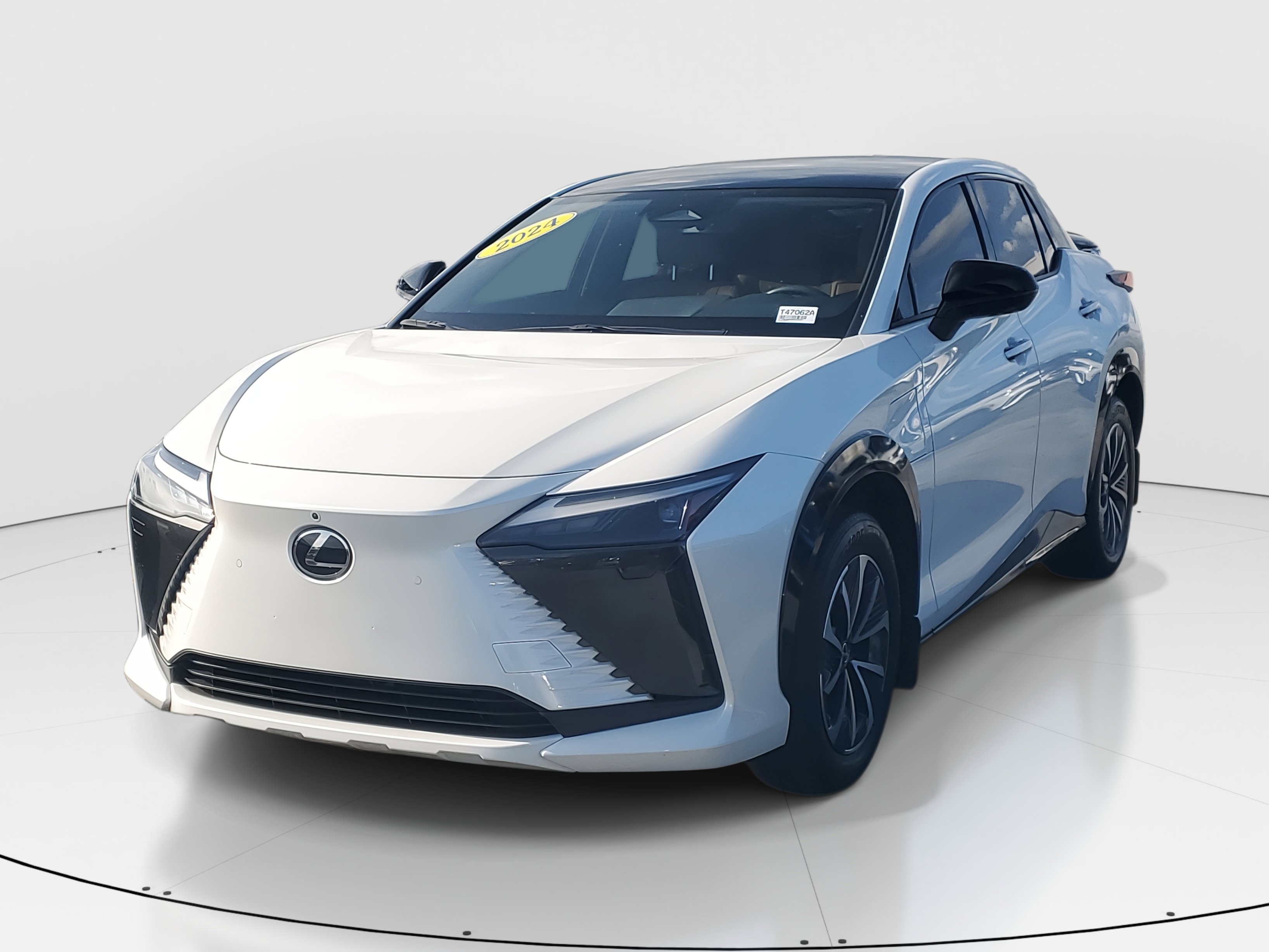 2024 Lexus RZ 300e Premium photo 4