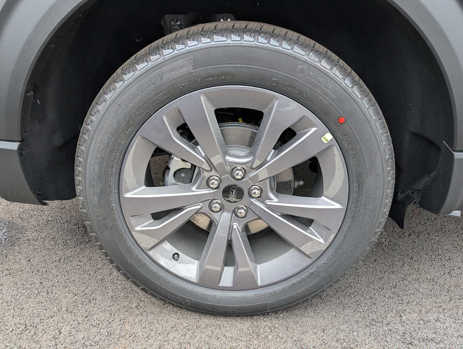 2026 Ford Explorer photo 3