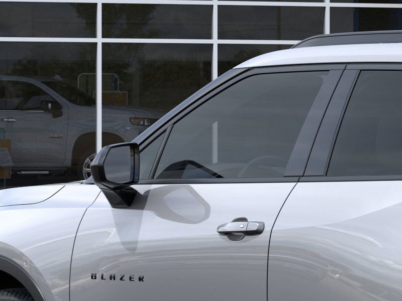 2025 Chevrolet Blazer 2LT photo 9