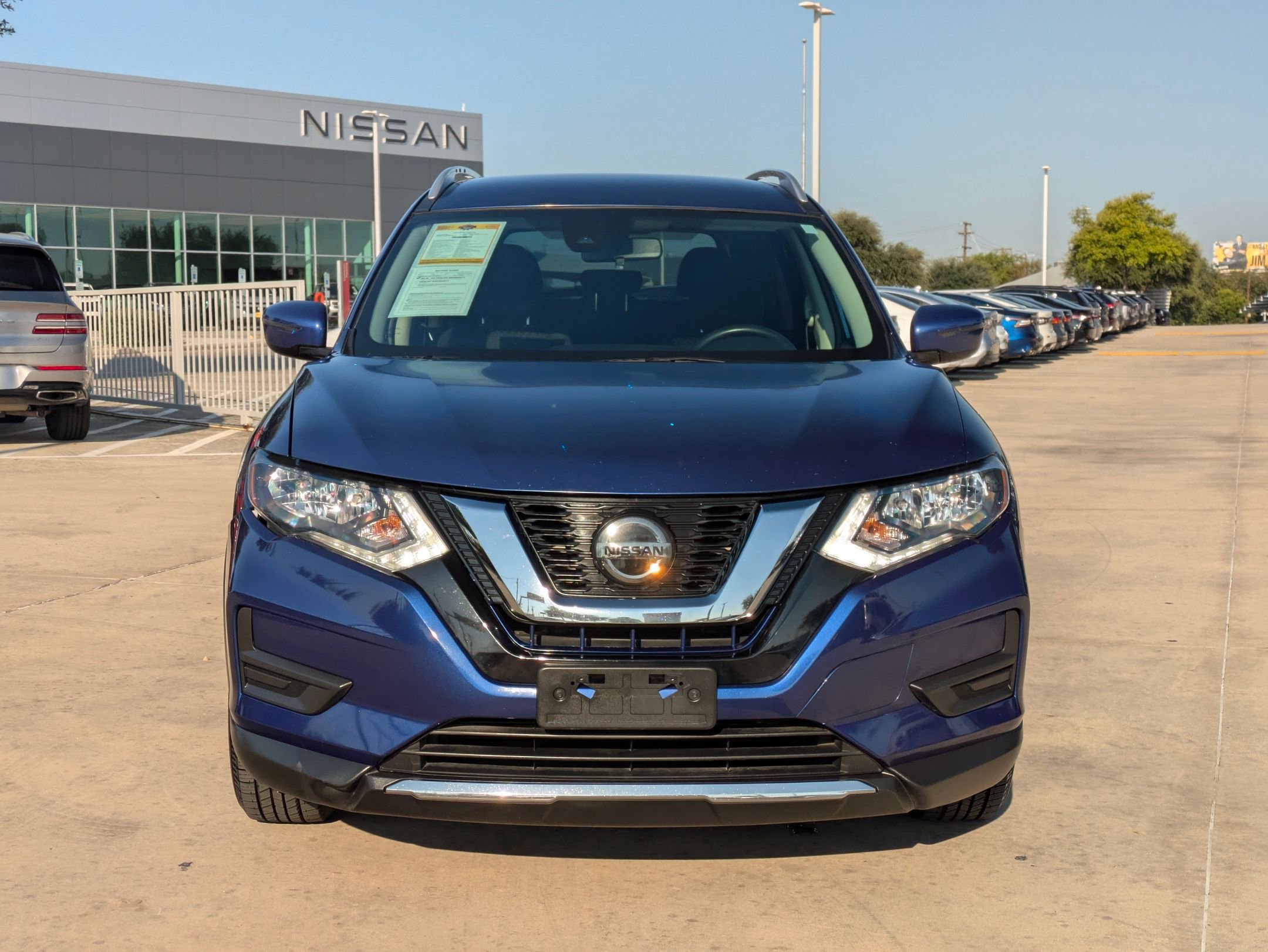 2020 Nissan Rogue SV photo 2