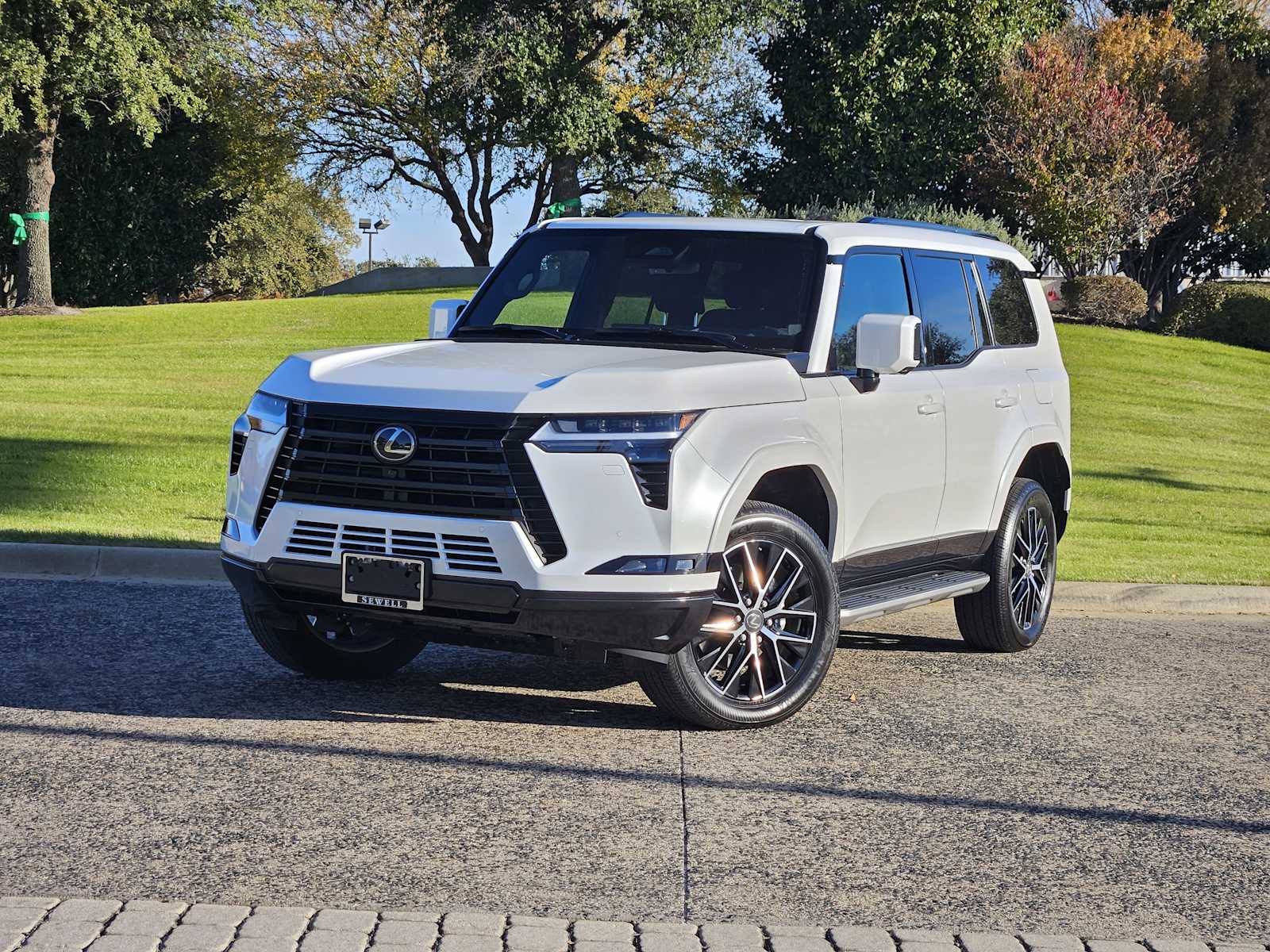 2025 Lexus GX Premium's photo