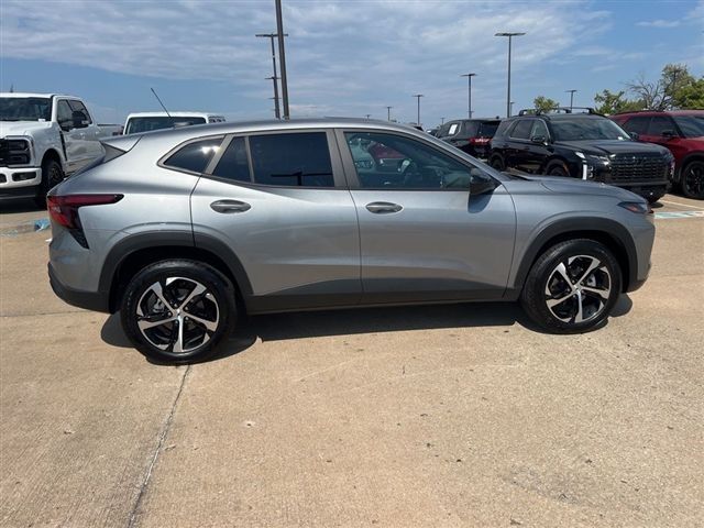 2025 Chevrolet Trax photo 4