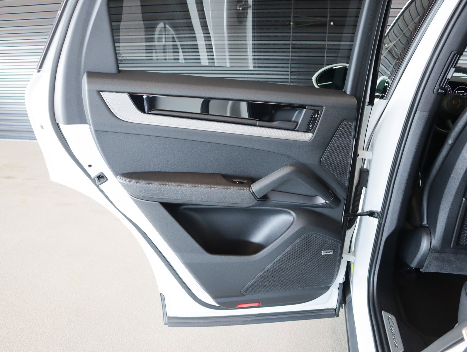 2024 Porsche Cayenne S photo 25
