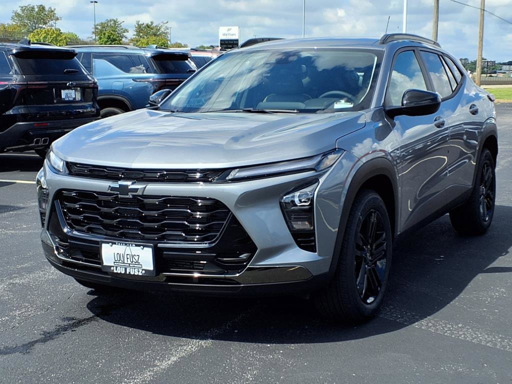 2025 Chevrolet Trax ACTIV photo 2