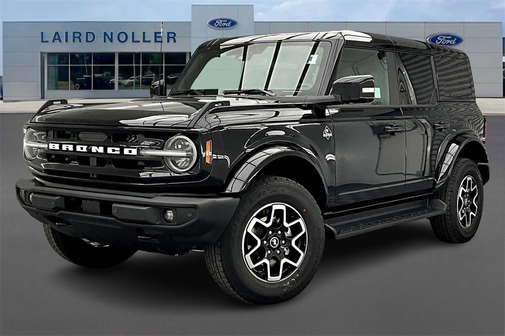 2025 Ford Bronco 4-Door Outer Banks's photo