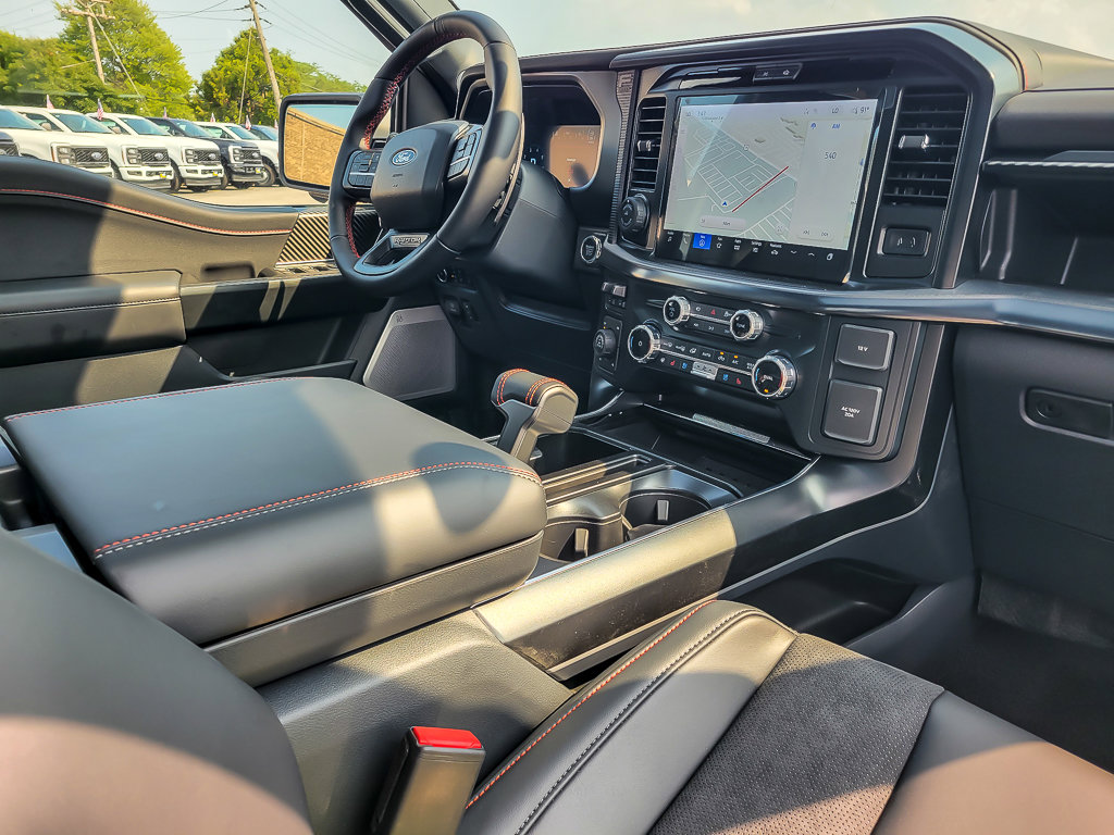 2025 FORD F-150 - Image 18