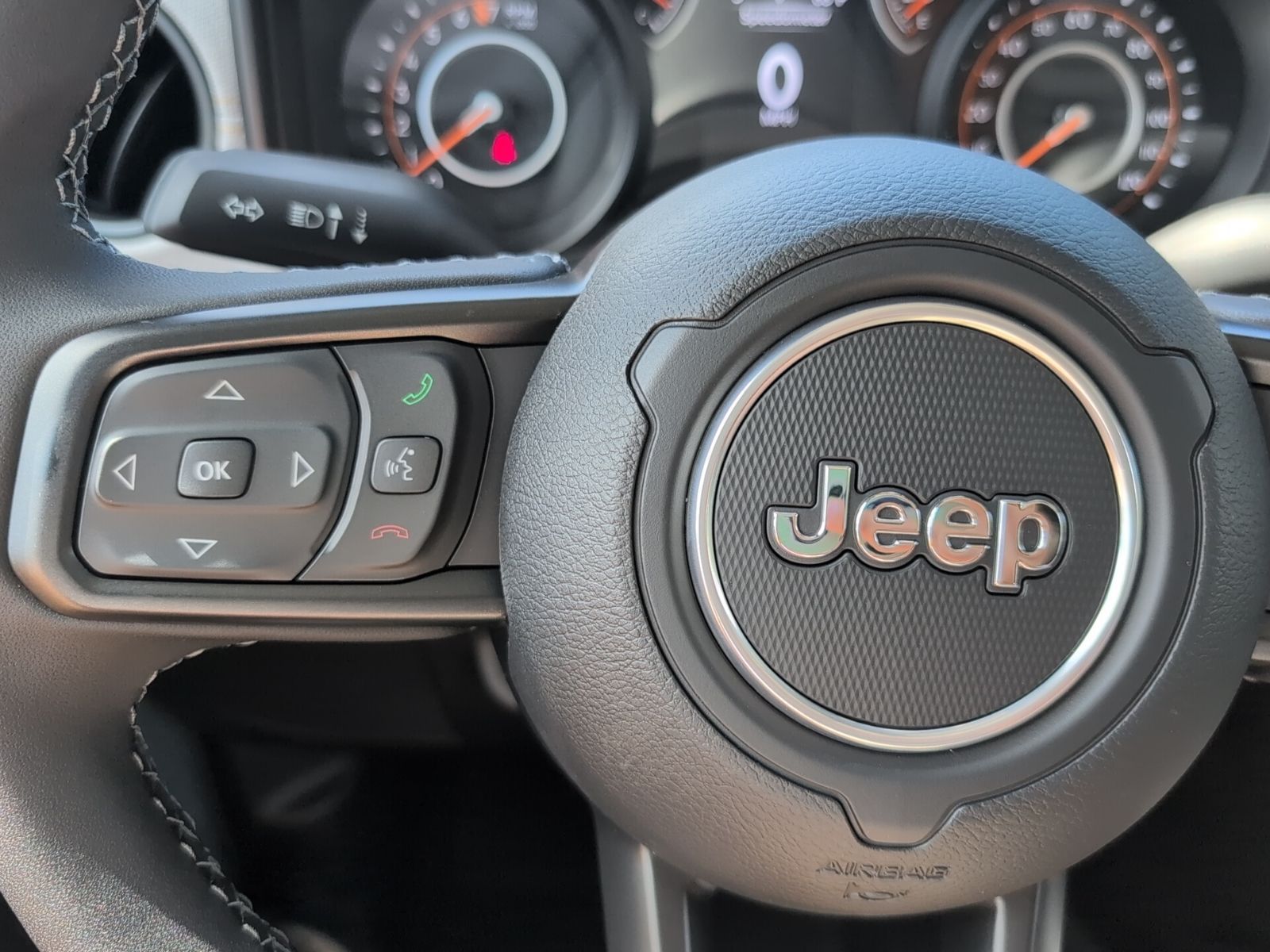 2025 Jeep Gladiator Sport S photo 2