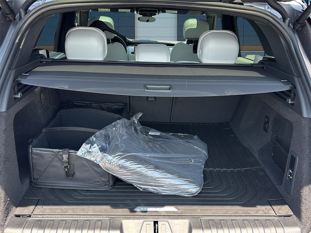 2025 Land Rover Range Rover Sport SE photo 11