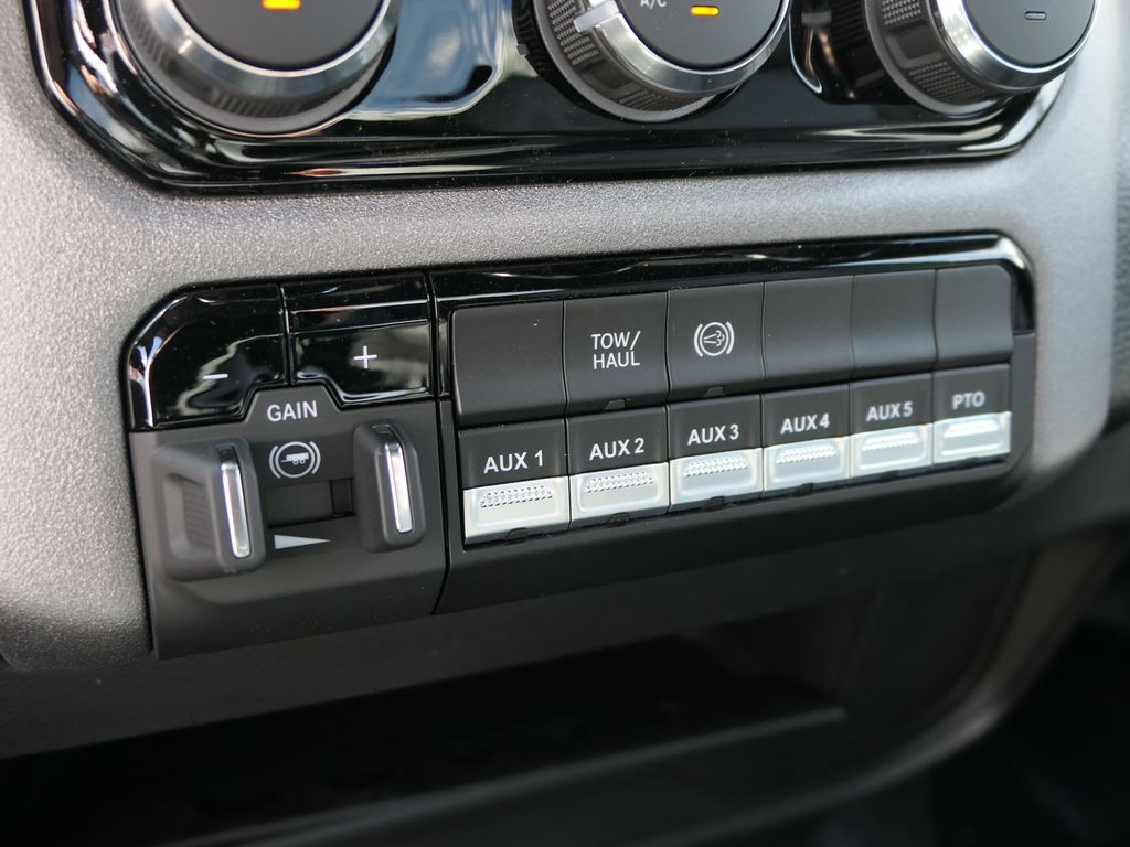 2026 Ram 3500 Tradesman photo 16