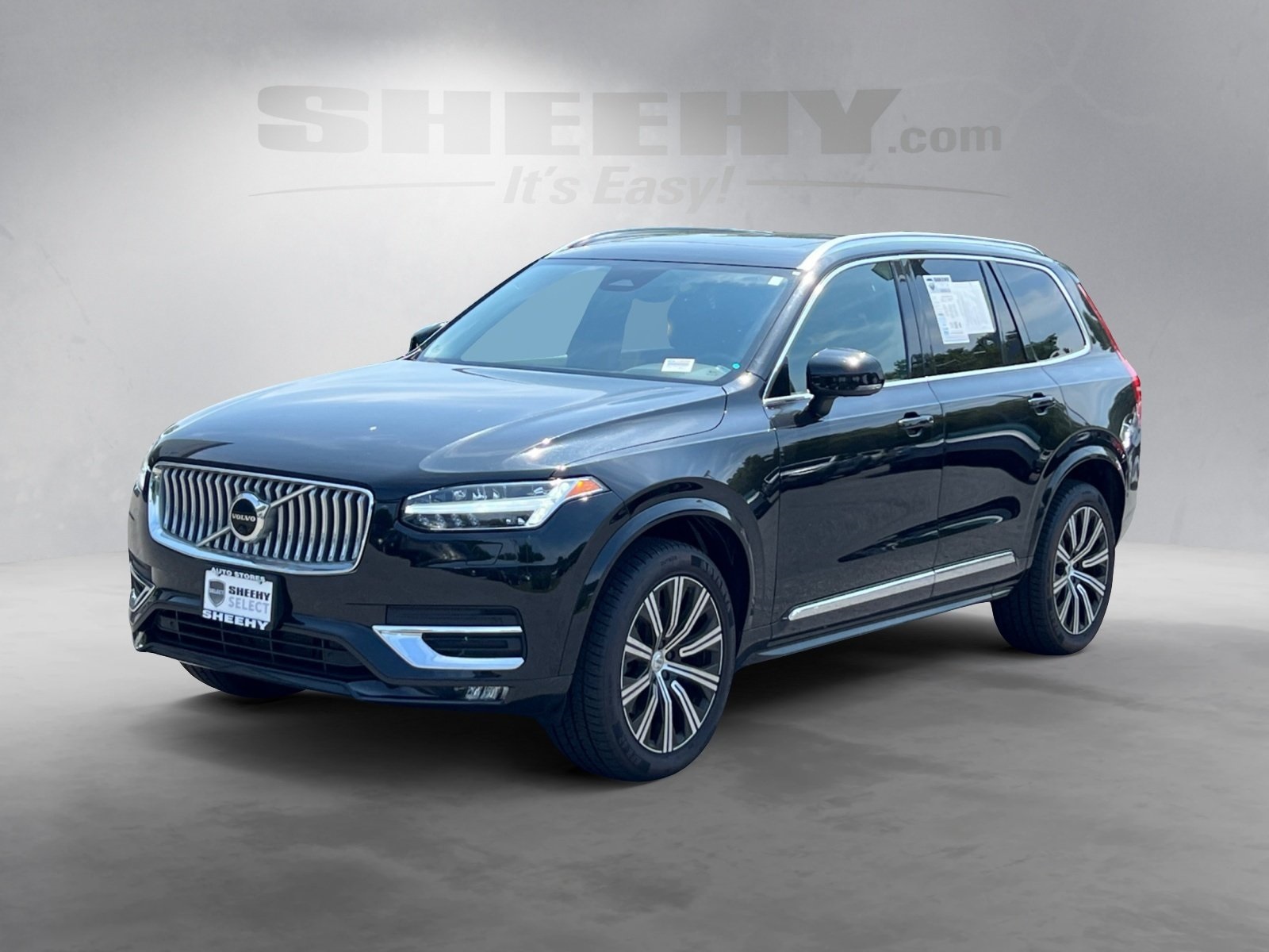 2023 Volvo XC90 B5 Plus photo 2