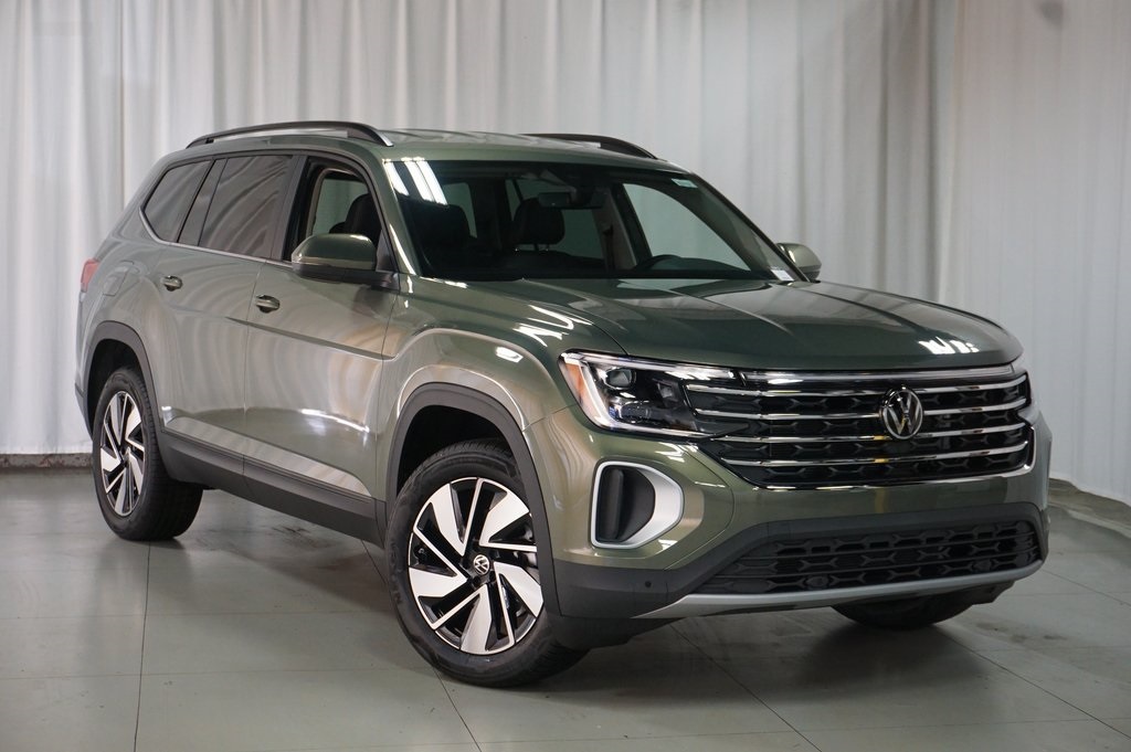2026 Volkswagen Atlas SE Technology photo 2