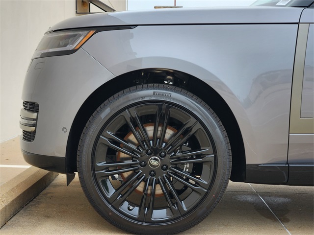 2025 Land Rover Range Rover SE photo 6