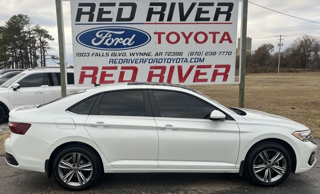 2024 Volkswagen Jetta SE's photo