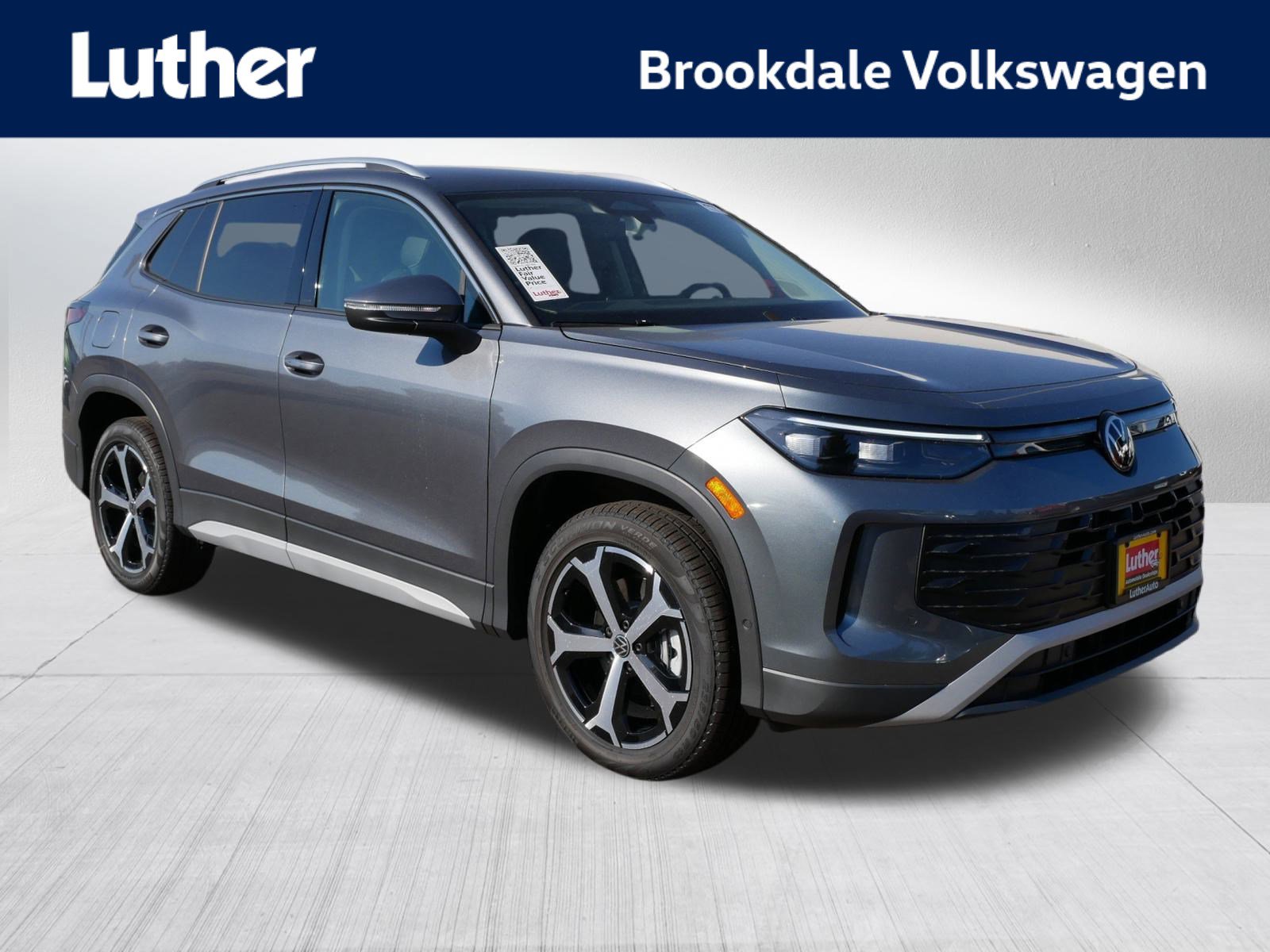 2025 Volkswagen Tiguan SE's photo