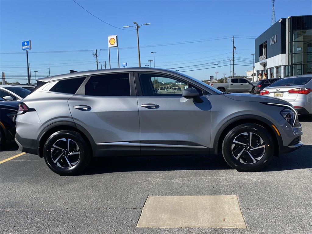 2025 Kia Sportage Hybrid LX photo 2