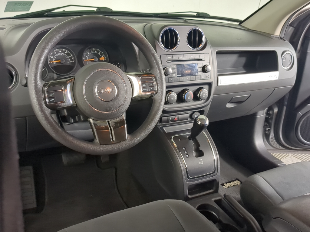 2016 Jeep Compass Sport photo 11