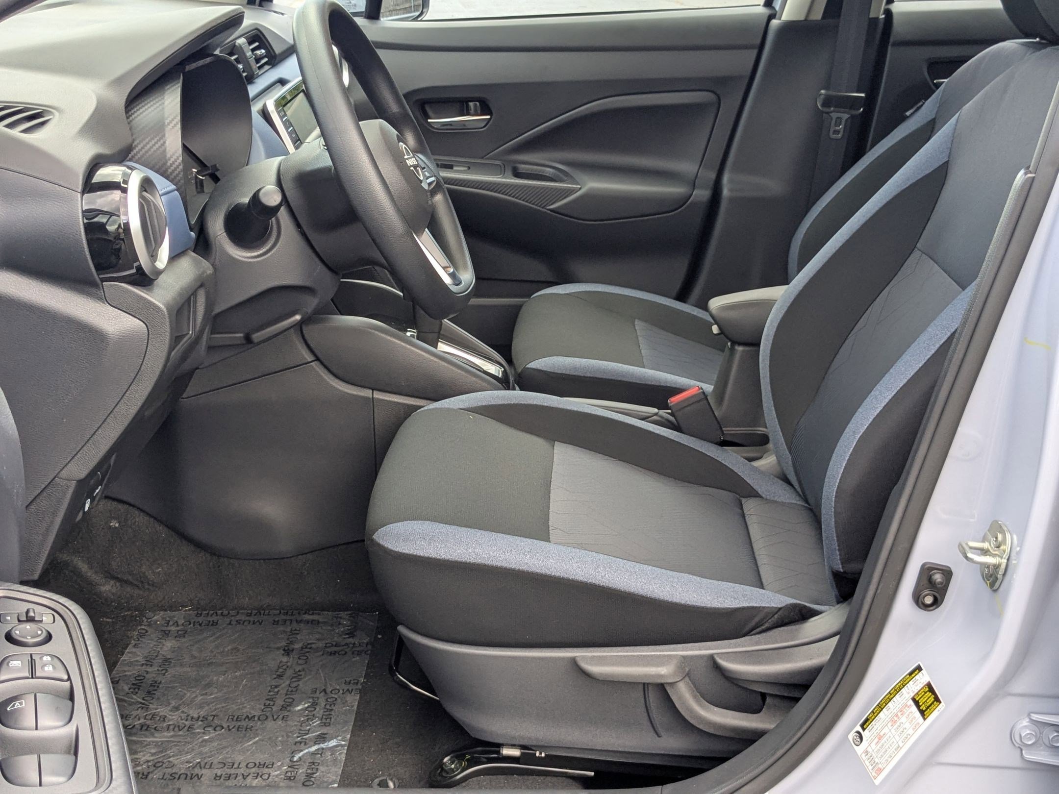 2025 Nissan Versa SV photo 10