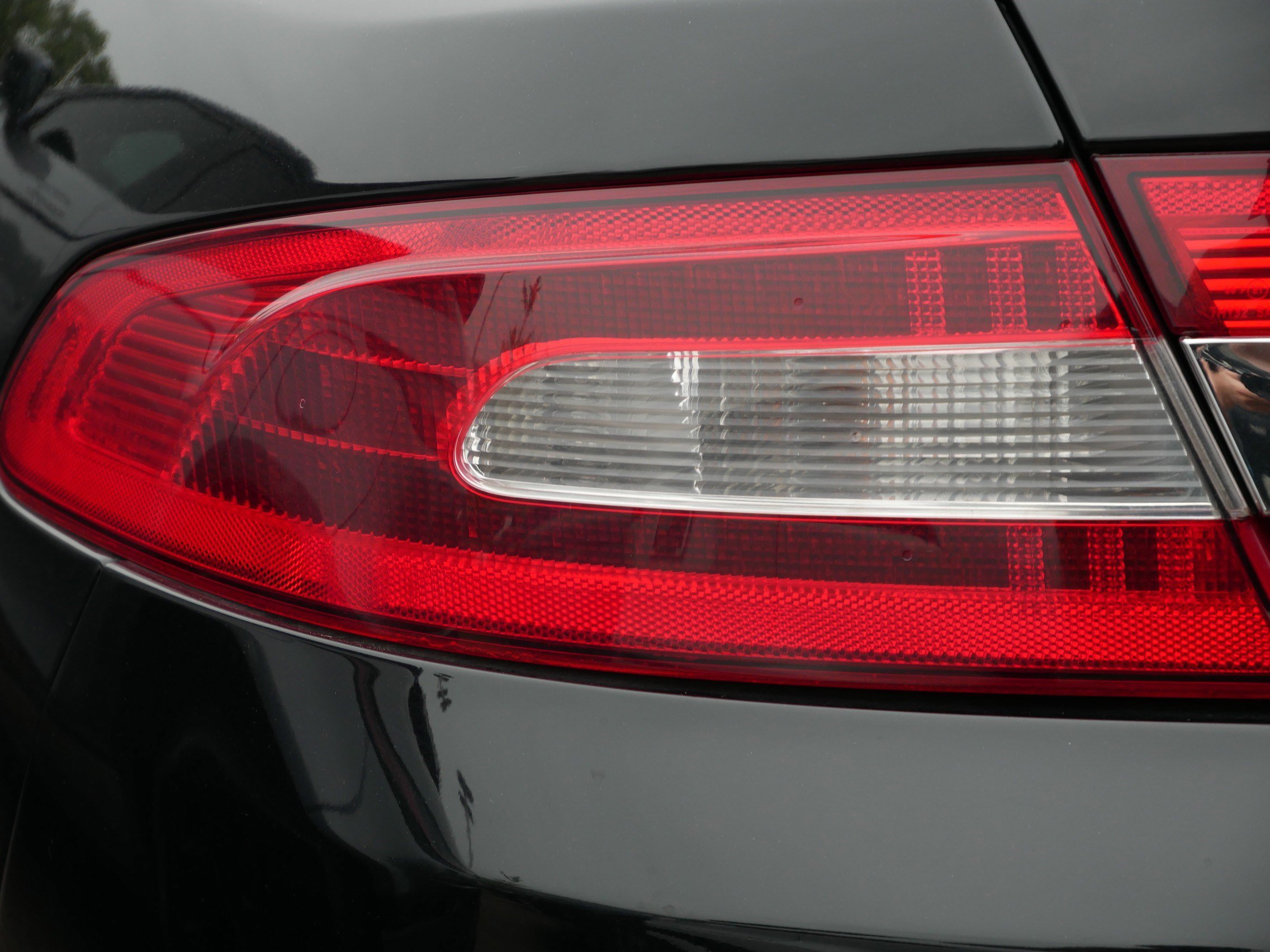 2011 Jaguar XF Premium photo 6