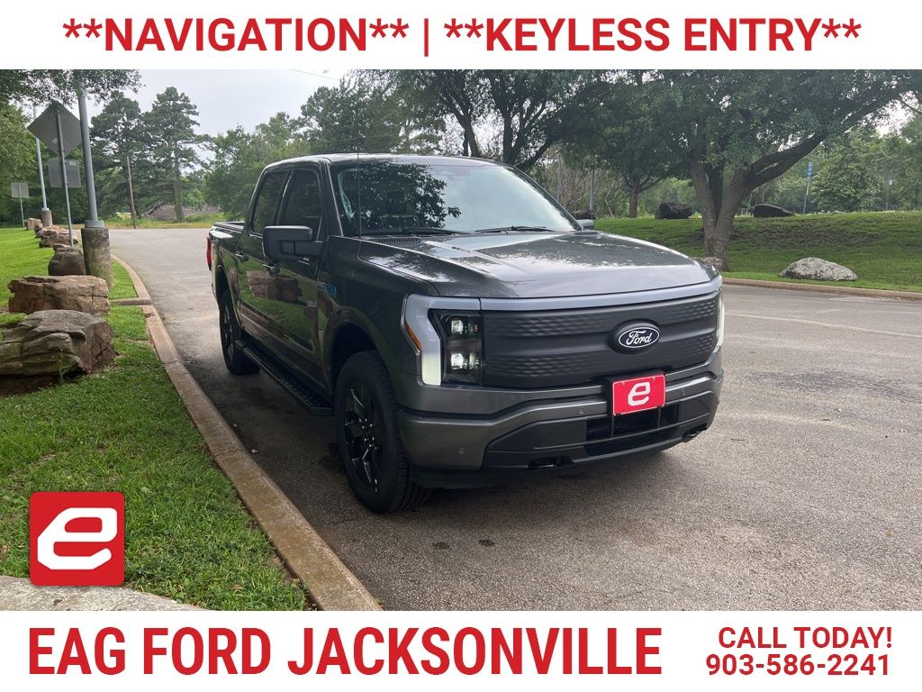 2025 Ford F-150 Lightning Flash's photo