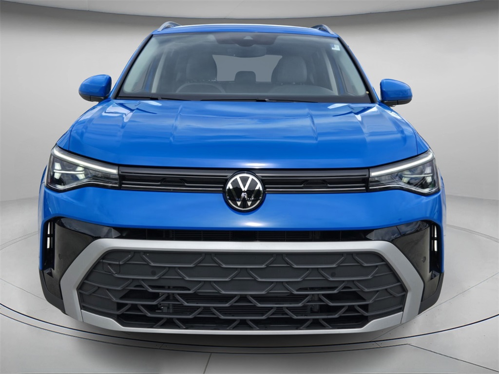 2025 Volkswagen Taos SE photo 4