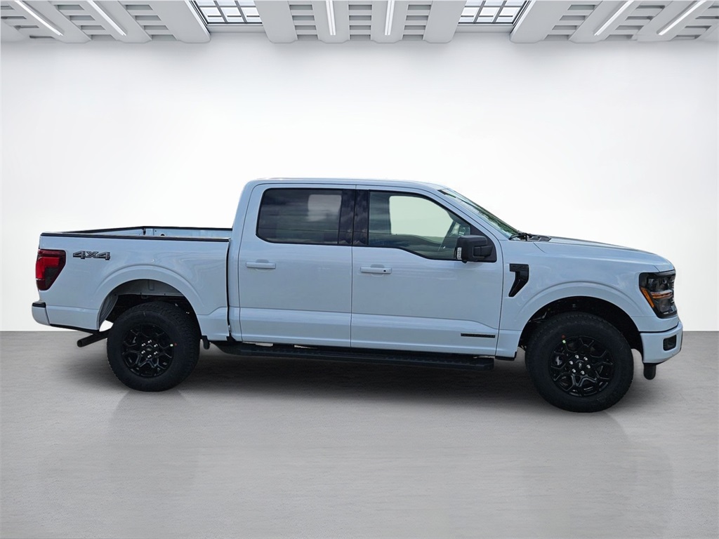 2025 Ford F-150 XLT photo 4