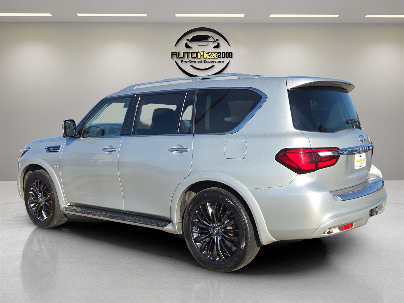 2019 Infiniti QX80 Base photo 5