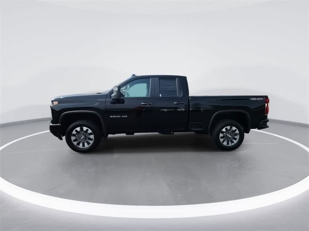 2025 Chevrolet Silverado 2500HD Custom photo 5
