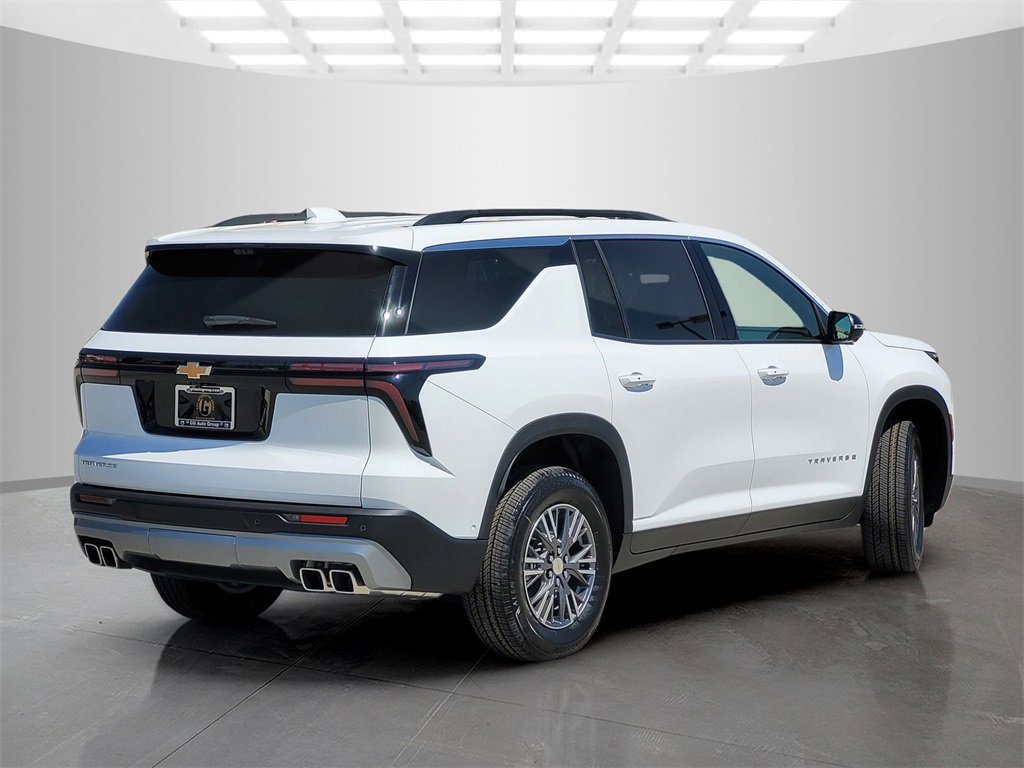 2026 Chevrolet Traverse photo 3