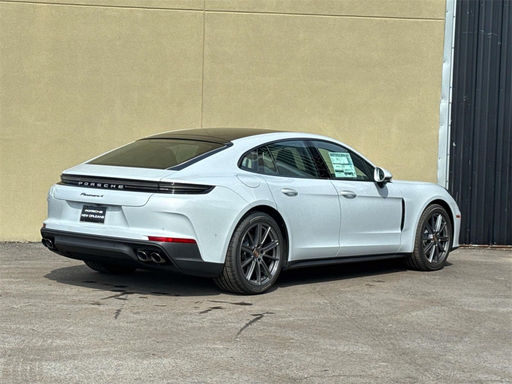 2025 Porsche Panamera 4 photo 9