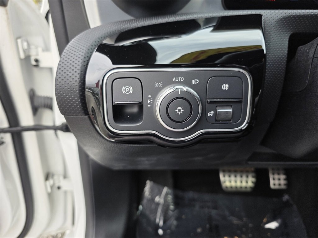 2023 Mercedes Benz CLA 250 photo 23