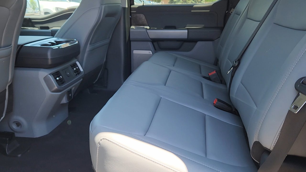 2025 Ford F-150 Lightning photo 14