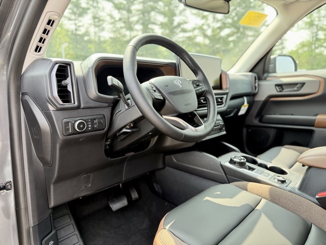 2025 Ford Bronco Sport Outer Banks photo 13