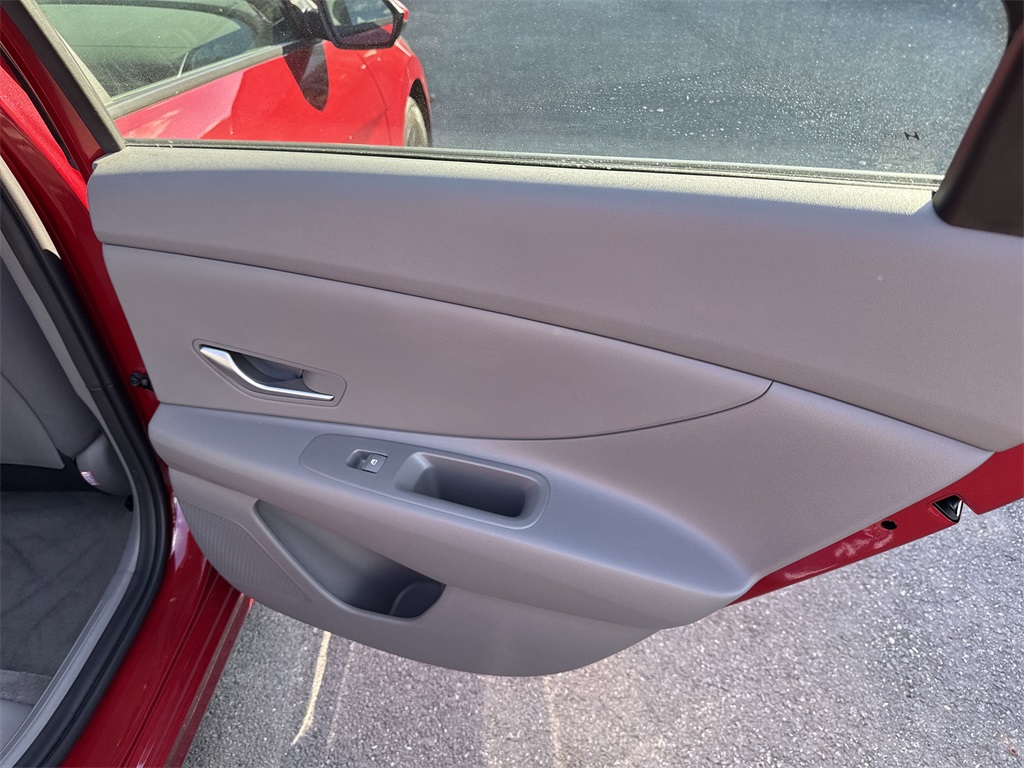 2023 Hyundai Elantra SEL photo 31