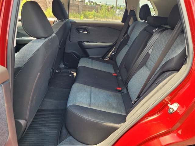 2023 Nissan Rogue SV photo 10