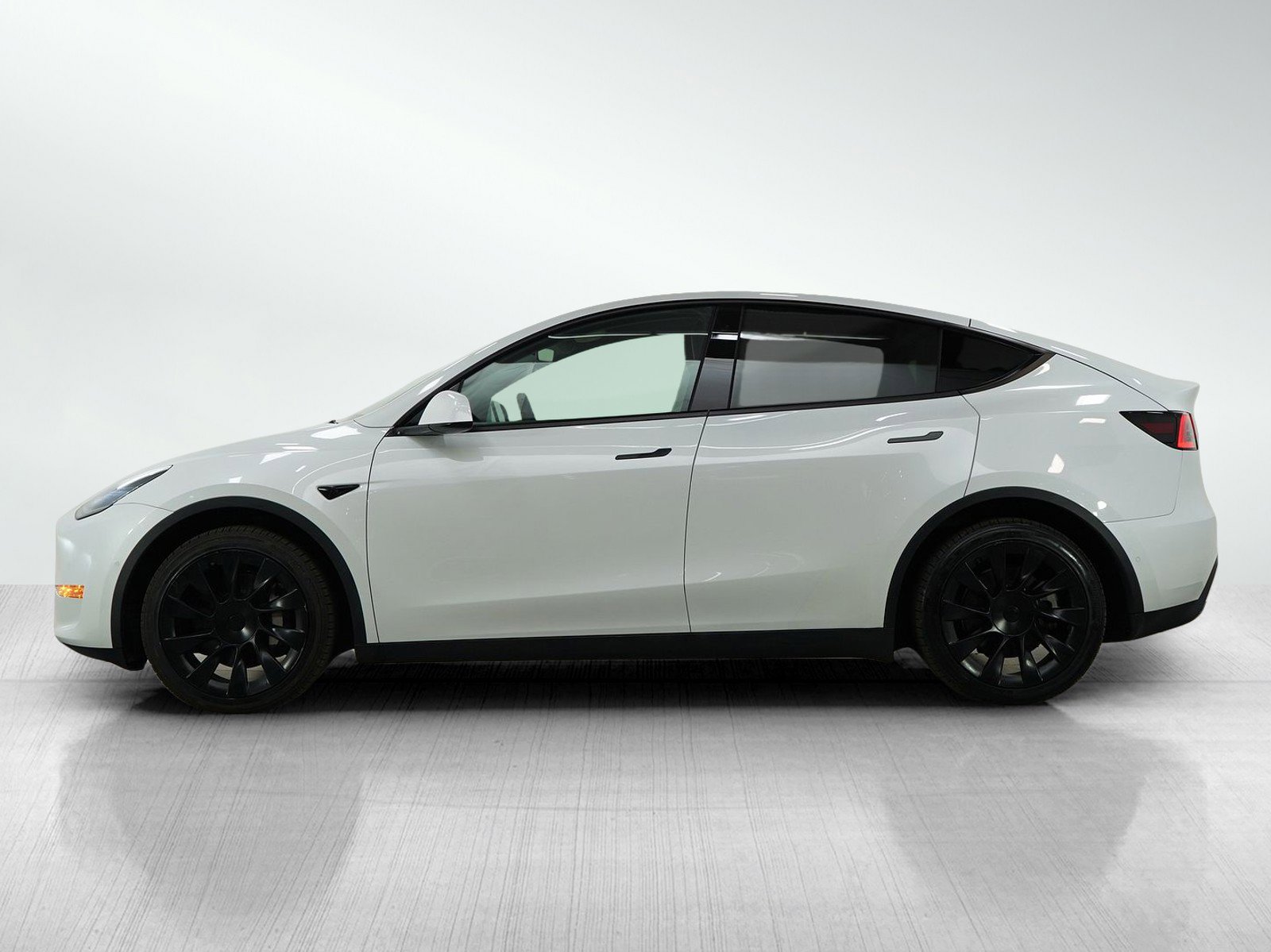 Used 2022 Tesla Model Y Long Range with VIN 7SAYGDEEXNF329309 for sale in Burnsville, Minnesota
