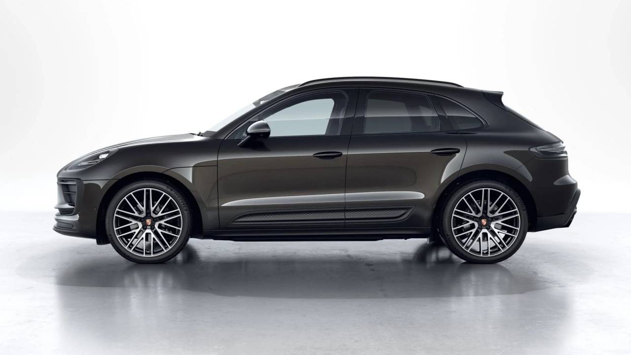 2026 Porsche Macan T photo 2