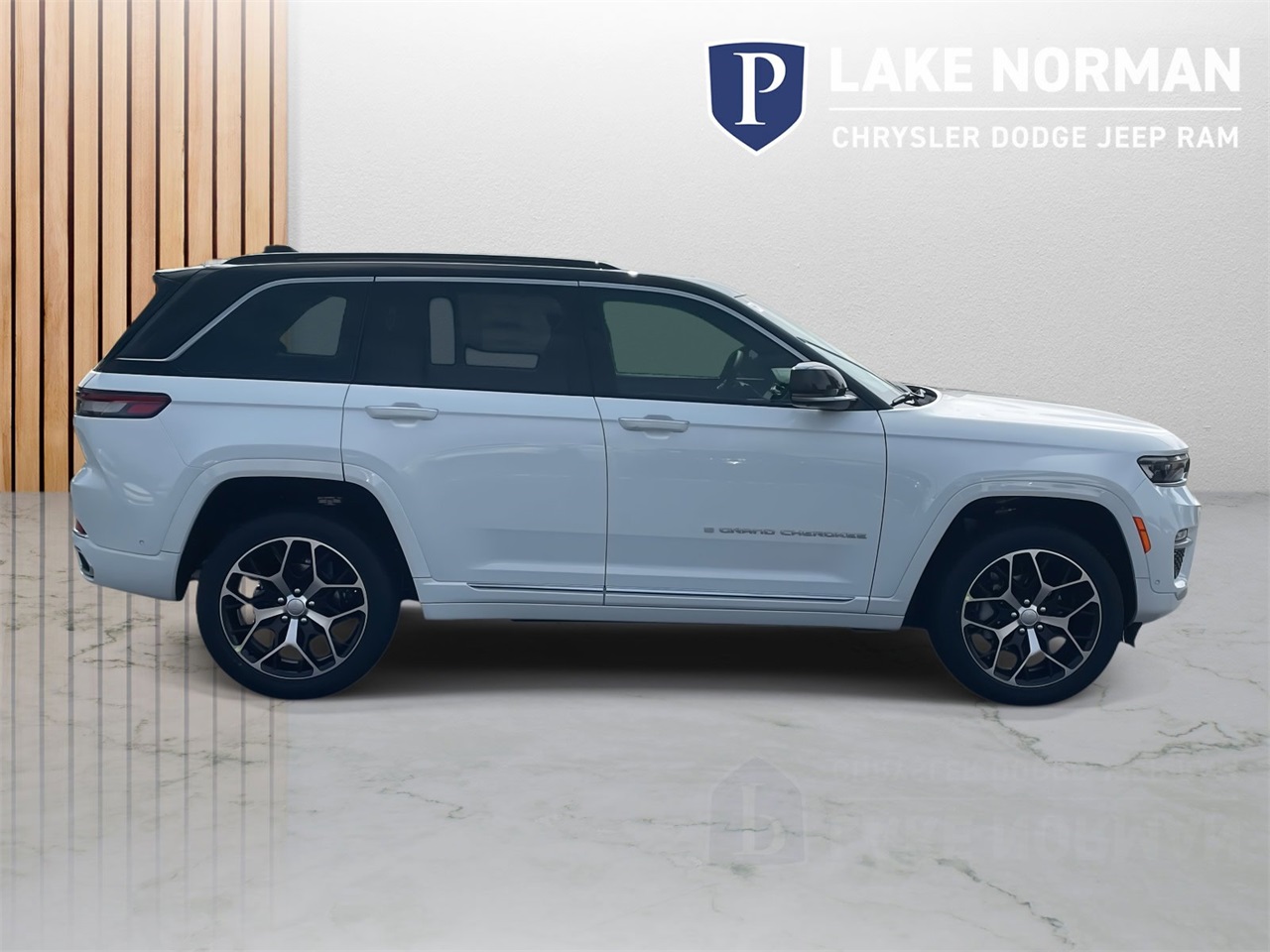 2025 Jeep Grand Cherokee Summit Reserve photo 2