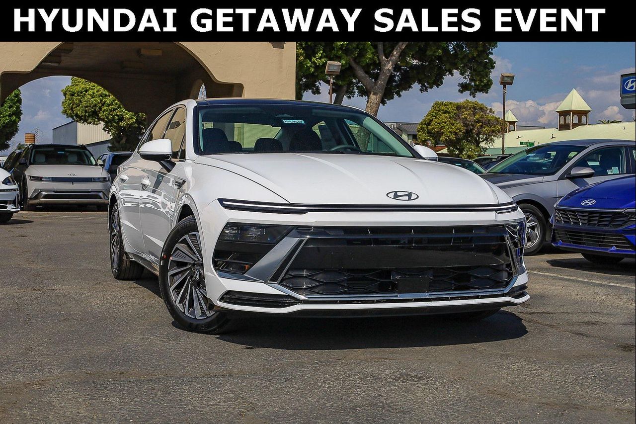 2026 Hyundai Sonata Hybrid SEL's photo