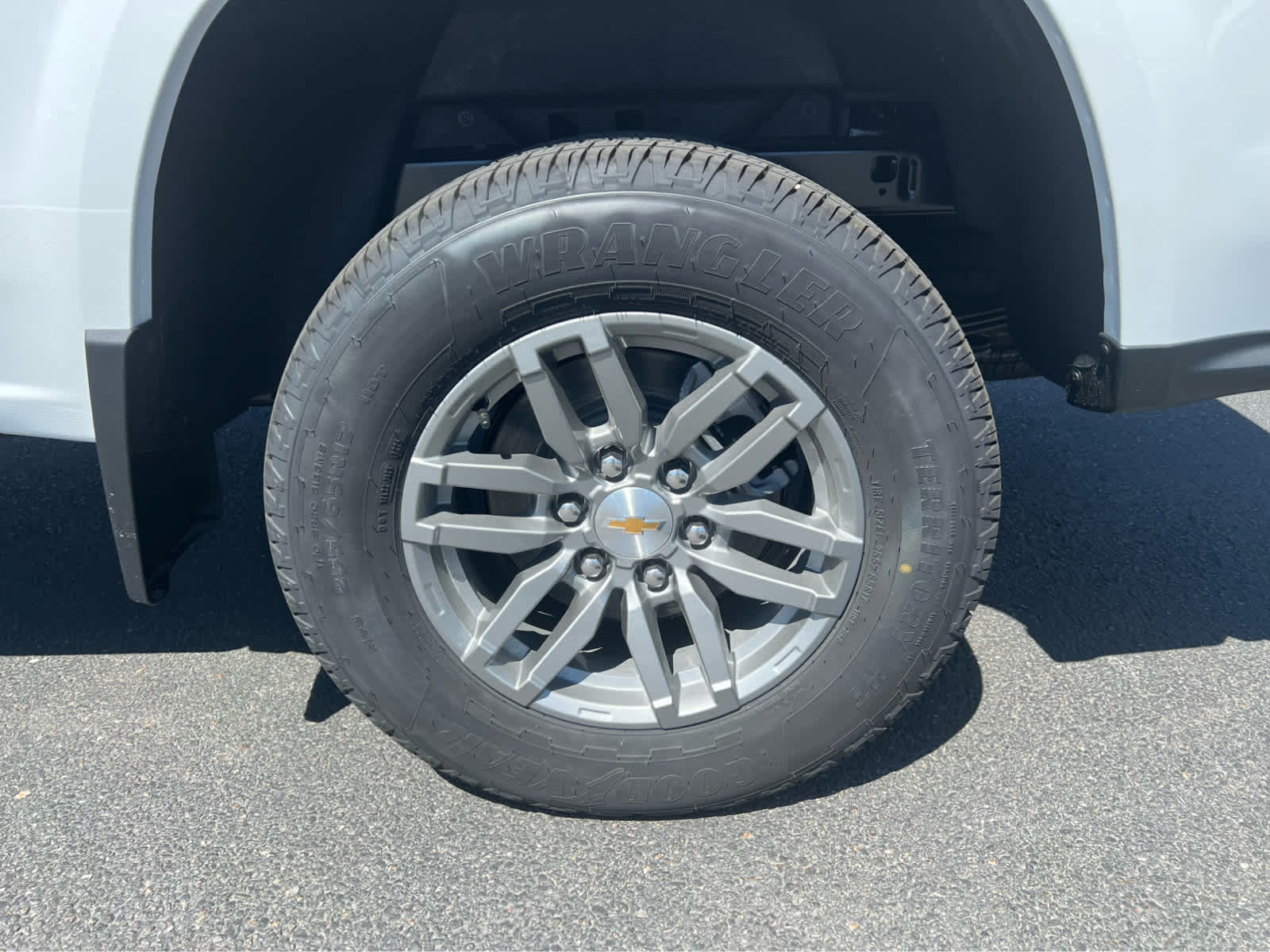 2025 Chevrolet Colorado Work Truck LT photo 13