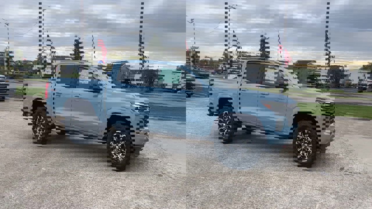 2026 Chevrolet Colorado Z71 photo 2