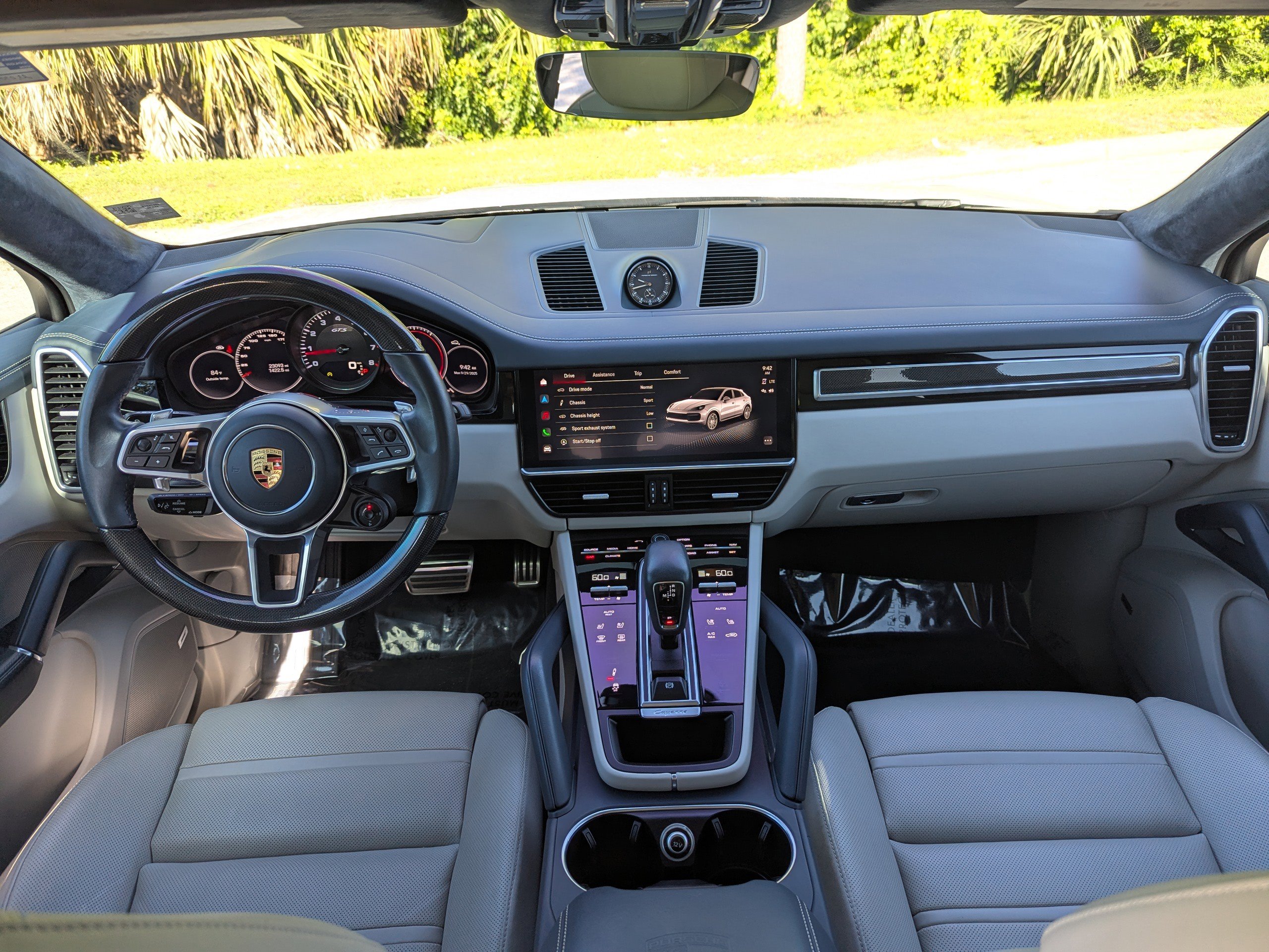 2023 Porsche Cayenne GTS Coupe photo 15
