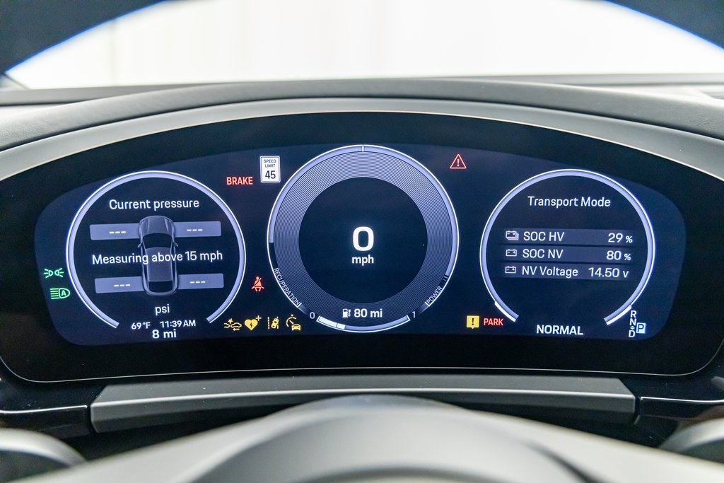 2024 Porsche Macan Electric 4 photo 16
